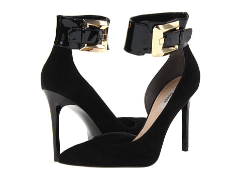 Pantofi GUESS - Adal - Black Suede. GUESS iti va oferi pantofii pe care ii vei iubi, este una dintre putinele marci de pantofi cu tocuri inalte dar in acelasi timp sunt confortabili. Pantofii pentru femei marca GUESS sunt la moda, se simt robusti, denota o imagine impunatoare si iti vor mangaia picioarele la fiecare pas.