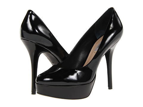 Pantofi GUESS - Elsea - Black Patent. GUESS iti va oferi pantofii pe care ii vei iubi, este una dintre putinele marci de pantofi cu tocuri inalte dar in acelasi timp sunt confortabili. Pantofii pentru femei marca GUESS sunt la moda, se simt robusti, denota o imagine impunatoare si iti vor mangaia picioarele la fiecare pas.