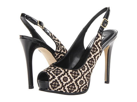 Pantofi GUESS - Huelaly - White Multi Pony. GUESS iti va oferi pantofii pe care ii vei iubi, este una dintre putinele marci de pantofi cu tocuri inalte dar in acelasi timp sunt confortabili. Pantofii pentru femei marca GUESS sunt la moda, se simt robusti, denota o imagine impunatoare si iti vor mangaia picioarele la fiecare pas.