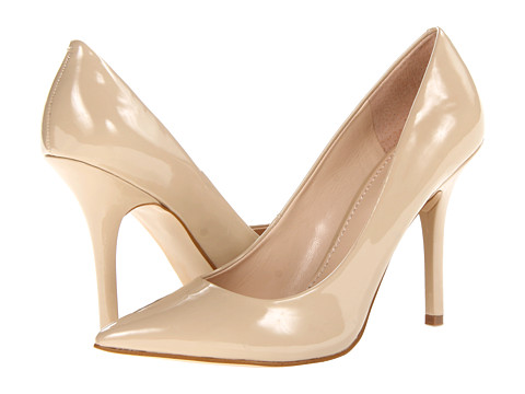 Pantofi GUESS - Plasmas - Light Natural Patent. GUESS iti va oferi pantofii pe care ii vei iubi, este una dintre putinele marci de pantofi cu tocuri inalte dar in acelasi timp sunt confortabili. Pantofii pentru femei marca GUESS sunt la moda, se simt robusti, denota o imagine impunatoare si iti vor mangaia picioarele la fiecare pas.
