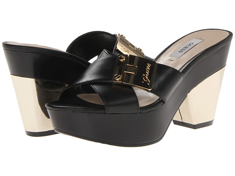 Pantofi GUESS lacuiti Cresa - Black Patent. GUESS iti va oferi pantofii pe care ii vei iubi, este una dintre putinele marci de pantofi cu tocuri inalte dar in acelasi timp sunt confortabili. Pantofii pentru femei marca GUESS sunt la moda, se simt robusti, denota o imagine impunatoare si iti vor mangaia picioarele la fiecare pas.