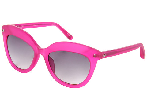 Ochelari de soare, ochelari de dama: Agent Provocateur; Culoare: Roz cu gri. Ochelarii Agent Provocateur, plini de forme retro, desene si modele de vis, au devenit realitate pentru toate fashionistele ce iubesc ochelarii deja vintage ai anilor 60-70. Cu nume inspirate precum Tempt Me, Thrill Me, Satisfy Me, Provoke Me, Admire Me, Delight Me, Electrify Me, puteti fi sigure ca veti impresiona.