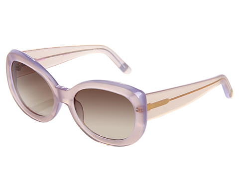 Ochelari de soare, ochelari de dama: Agent Provocateur; Culoare: Champagne/Brown Gradient. Ochelarii Agent Provocateur, plini de forme retro, desene si modele de vis, au devenit realitate pentru toate fashionistele ce iubesc ochelarii deja vintage ai anilor 60-70. Cu nume inspirate precum Tempt Me, Thrill Me, Satisfy Me, Provoke Me, Admire Me, Delight Me, Electrify Me, puteti fi sigure ca veti impresiona.