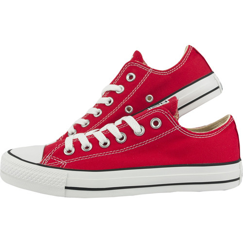 Tenisi unisex Converse All Star Ox M9696C. Tenisii All Star Ox de la Converse de culoare rosie nu vor fi niciodata trecuti cu vederea. Sunt extremi de comozi, au branturi din materiale speciale care sustin piciorul iar orificiile laterale permit aerului sa intre. Talpa este flexibila si rezistenta, de aceea confortul este sporit iar striatiile de pe talpa ajuta la stabilitate.  Siglele Converse si All star le regasim imprimate pe limba si la spate.