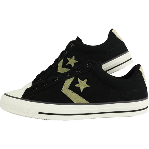 Alte modele de tenisi Converse dama care nu dau gres niciodata sunt tenisii bleu inchis si negri. Se pot purta cu jeansi skinny, drepti sau chiar evazati, fuste si rochii de toate felurile. O tinuta lejera pe care ai putea sa o construiesti plecand de la o pereche de tenisi Coverse negri poate fi formata dintr-o pereche de jeansi scurti, un top lejer in dungi si eventual o geaca de piele sau o jacheta scurta denim. Daca iti plac jeansii evazati poti crea o tinuta cu influente rock adaugandu-i o serie de accesorii, o curea cu tinte, un tricou negru lejer si bineinteles, nelipsitii tenisi negri Converse All Star.