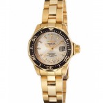 Gold Watch Invicta 17038 Women's Pro Diver Gold Tone Steel Case Gold Tone Dial Gold Tone. Ceasurile de mana Invicta sunt unele dintre cele mai apreciate ceasuri de dama si barbati din lume. Numele acestui brand vine din latinul invincibil iar designul acestor ceasuri reprezinta pe deplin cuvantul de origine: sunt indraznete, inovatoare, de o calitate impecabila, cu un aspect perfect si totodata - tinand cont de preturile la care sunt acestea comercializate - castiga in majoritatea comparatiilor cu alte marci de ceasuri cand vine vorba de raportul calitate - pret.