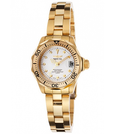 Invicta 17037 Women's Pro Diver Gold Tone Steel Case White Dial Gold Tone Watch pentru femei. Pentru a acoperi o gama larga de gusturi si nevoi, Invicta si-a crescut constant numarul de modele ajungind in prezent la mai mult de 20 de colectii. Printre acestea regasim Reserve, Akula Reserve, Subaqua, Specialty, Seaspider, Russian Diver, S1, Coalition Forces, Corduba, Pro Diver, Ocean Quest, Speedway, Force, Vintage, Lupah, Yellow Adrenaline, Wildflower, II sau Elements. Se poate spune astfel cu destula certitudine ca Invicta poate satisface si cele mai particulare cerinte ale celor interesati de un ceas de mana. De exemplu colectia Lupah Swiss Chronograph a fost foarte bine primita de pasionatii din intreaga lume iar seriile Vintage sau Object dArt au inviat stilul clasic prin mecanisme automate, indicatoare pentru fazele lunii sau cadrane deschise. Este bine de stiut ca Invicta Watch Group mai detine in portofoliu branduri ca Activa, S.Coifman, Potger-Pietri, Cacciato & Joss, Brizo, Pastorelli sau Technica. Fiecare dintre acestea este conceput pentru a satisface cerintele diferitelor tipuri de iubitori ai ceasurilor.