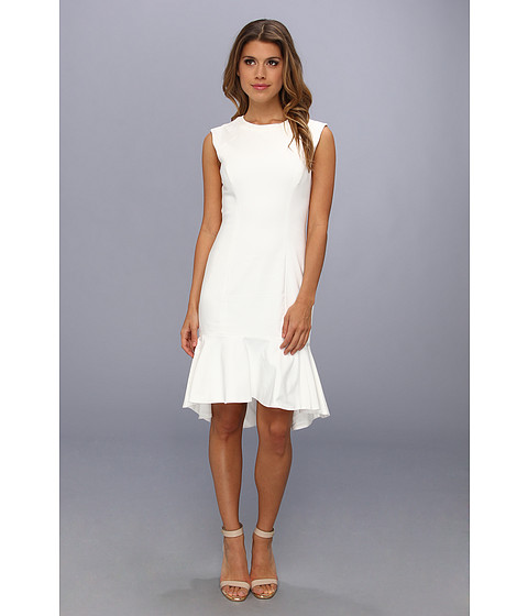Rochie cocktail Ivory Badgley Mischka. Cei doi designeri de lux newyorkezi ce formeaza cuplul Badgley Mischka iti pot fi alaturi complimentandu-ti rochia de seara, de domnisoara de onoare, de o iesire cocktail sau de nunta.