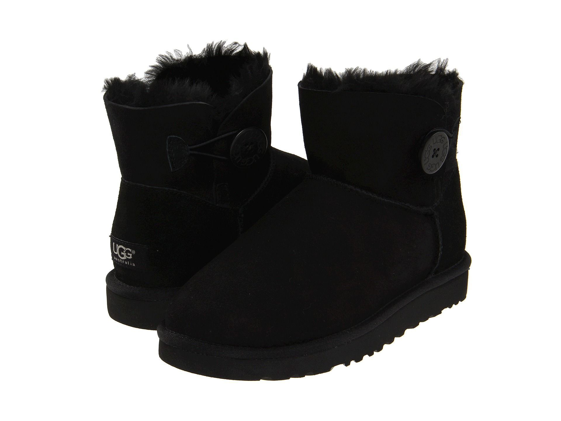 UGG Australia este un brand care comercializeaza incaltaminte, imbracaminte si accesorii (cizme, papuci, papuci, genti, saboti, sandale, fulare) de lux si confortabile pentru viata de zi cu zi. Sunt folosite doar materiale de cea mai buna calitate pentru a crea cizmele si pantofii UGG. UGG Australia este cel mai mare distribuitor de incaltaminte din piele de oaie. Fiecare pantof se va simti minunat din momentul in care il veti incalta, an dupa an.