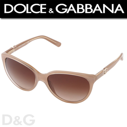 Ochelari Dolce & Gabbana DG4171P Top Crystal on Pearl Sand Brown Gradient Dolce & Gabbana onoreazã cu profesionalism ?i mândrie tradi?ionala mãiestria italianã a designului, prin fiecare colectie pe care o lanseaza, indiferent ca este vorba de incaltaminte, imbracaminte, genti, bijuterii sau ochelari de soare. Tradusa prin lux si decadenta, casa de moda italiana Dolce & Gabbana a fost fondata de Stefano Gabbana si Domenico Dolce in anul 1985. Mostenirea mediteraneeana impozanta este evidenta in energia fiecarei colectii, iar show-urile de prezentare a acestora dicteaza in mod consecvent trendurile de baza ale fiecarui sezon.