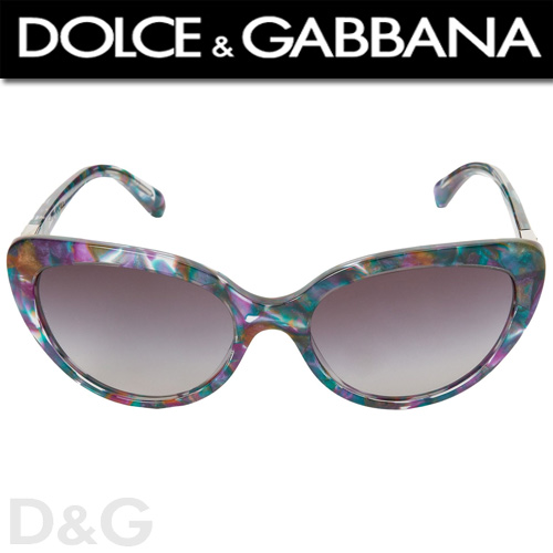 Ochelari dama Dolce & Gabbana DG4194 Havana/Brown Gradient Dolce & Gabbana, unul dintre cele mai apreciate branduri de moda, celebru in toata lumea datorita look-ului sau exceptional dar si a calitatii deosebite. D&G este dorit de oamenii din intreaga lume, pornind de la oameni de afaceri, actori celebri, oameni din industria showbizului pana la oameni simpli ce isi doresc sa isi asocieze imaginea de zi cu zi cu celebrele initiale ale designerilor italieni. A purta ochelarii de soare Dolce & Gabbana a devenit un stil de viata, o chestiune de gust, un simbol al romantismului, al chicului, al extravagantei si exuberantei.