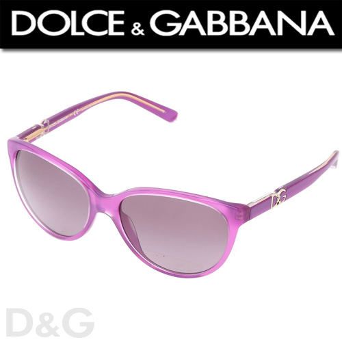 Ochelari Dolce & Gabbana DG4171P Top Crystal on Pearl Violet Gradient Perechile de ochelari de soare Dolce&Gabbana pentru femei sunt in primul rand cunoscute pentru stilul inovator, foarte usor, cu forme rotunjite si nuante puternice. In mod deosebit, cele mai recente colectii sunt caracterizate de formele vintage, inspirate din anii '70 si '80, precum si de formele sport, in nuante definitorii. Deoarece si-au lansat prima colectie vestimentara haute couture in anul 2012, devine o certitudine faptul ca varietatea de accesorii va creste in mod constant. Dolce & Gabbana onoreazã cu profesionalism ?i mândrie tradi?ionala mãiestria italianã a designului, prin fiecare colectie pe care o lanseaza, indiferent ca este vorba de incaltaminte, imbracaminte, genti, bijuterii sau ochelari de soare. Tradusa prin lux si decadenta, casa de moda italiana Dolce & Gabbana a fost fondata de Stefano Gabbana si Domenico Dolce in anul 1985. Mostenirea mediteraneeana impozanta este evidenta in energia fiecarei colectii, iar show-urile de prezentare a acestora dicteaza in mod consecvent trendurile de baza ale fiecarui sezon.