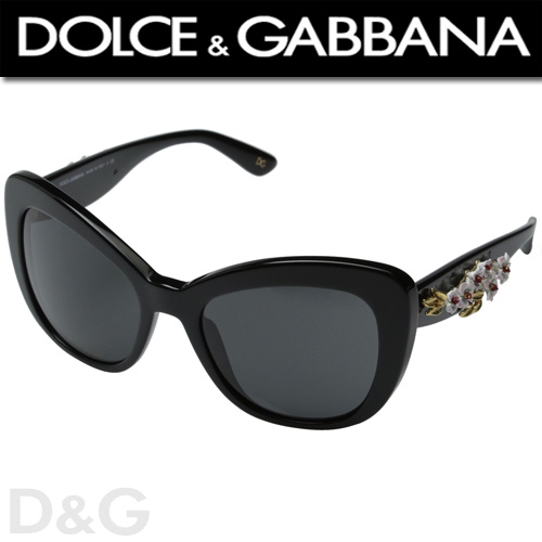 Dolce & Gabbana 0DG4230M Black/Grey Dolce & Gabbana, unul dintre cele mai apreciate branduri de moda, celebru in toata lumea datorita look-ului sau exceptional dar si a calitatii deosebite. D&G este dorit de oamenii din intreaga lume, pornind de la oameni de afaceri, actori celebri, oameni din industria showbizului pana la oameni simpli ce isi doresc sa isi asocieze imaginea de zi cu zi cu celebrele initiale ale designerilor italieni. A purta ochelarii de soare Dolce & Gabbana a devenit un stil de viata, o chestiune de gust, un simbol al romantismului, al chicului, al extravagantei si exuberantei.